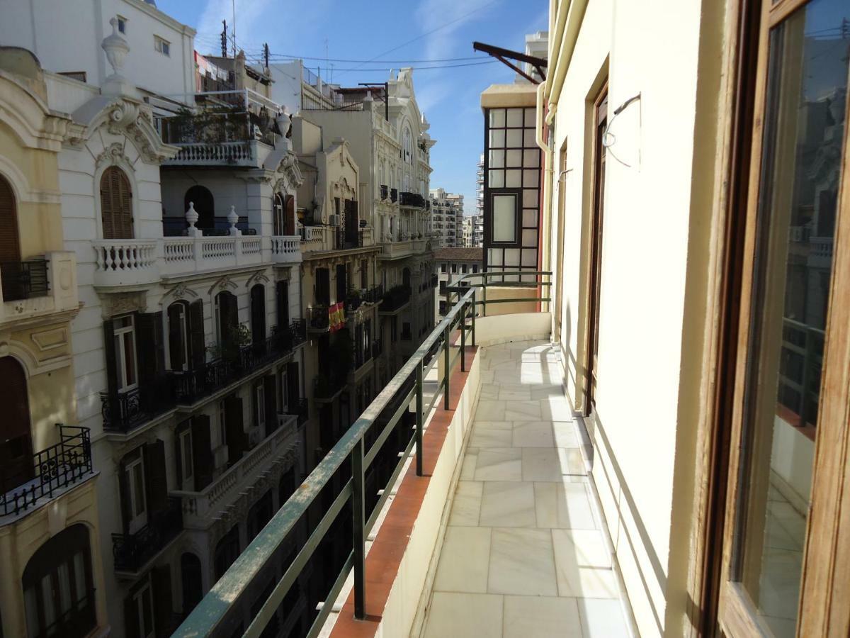 Апартаменты Entre La Estacion Y El Ayuntamiento Валенсия Экстерьер фото