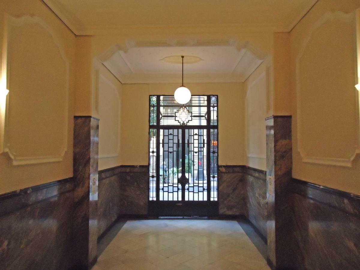 Апартаменты Entre La Estacion Y El Ayuntamiento Валенсия Экстерьер фото